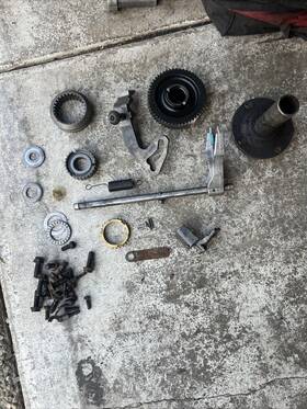 Borg Warner 1352-145 1982-1989 Chevrolet S10 T-5 Transmission Interals 2.5l 2.8l 5-speed