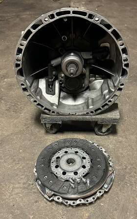 Chrysler 5096909aa 2004-2008 Crossfire Genuine Oem 6 Spd Manual Transmission With New Clutch