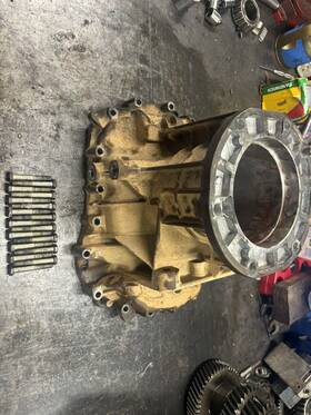 Ford 1317-401-005 Zf5 S5-47 1996-97 F250 350 4x4 5.8 5.0 351 302 Tailhousing