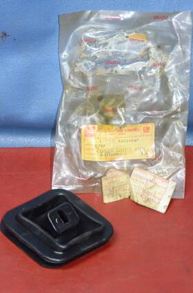 Gm / Isuzu 5311310050 Nos 1982-86 Trooper Shift Fork Boot Cover 5-31131-005-0 Chevy Luv 4/5 Spd