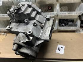 Honda 21200-pbw-010 2000-2001 Crv 5spd M/t Awd Back Transmission Casing Sbxm Rd1 B20
