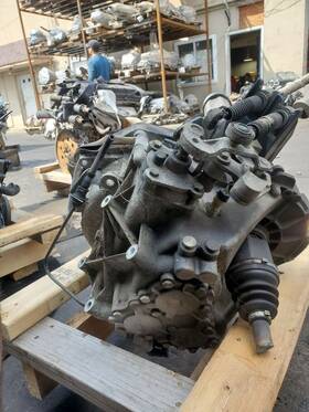 Mini 23007541424 Used Manual Transmission Assembly Fits 2006 Cooper Mt Conv 6 Speed With Limit