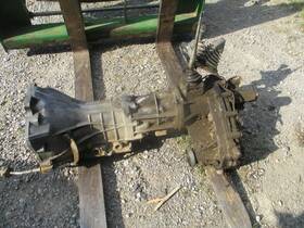 Mitsubishi 400-58185 82-86 D50 2.6 4x4 Tramsmission With Transfer Case 118k