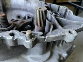 Mitsubishi W5mg1-0-fnbr 1992 3000gt Vr4 Gto Twin Turbo 5-speed Transmission Bellhousing Damage