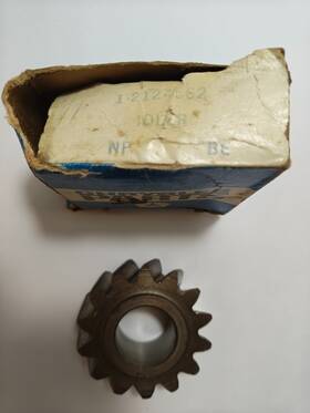 2124562 Mopar 1961-1969 Chrysler 3-speed Manual Transmission Reverse Idler Gear Nos