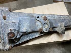 Pontiac-oldsmobile 9779246 Muncie 1965-68 2 Olds Big Car 4 Speed Transmission Shifter Mount Only