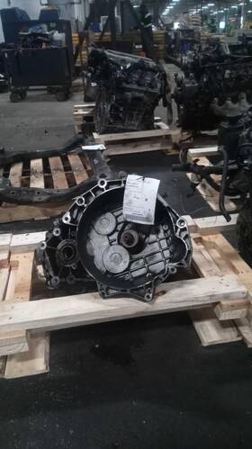 Saab 55568981 Used Manual Transmission Assembly Fits 2009 9-3 Mt 4 Cylinder 6 Speed
