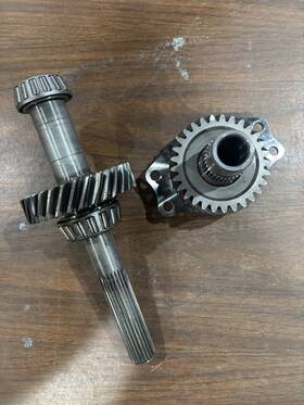 Subaru 33128aa250 Rear Output Gear Set 33113aa380. And In Great Shape