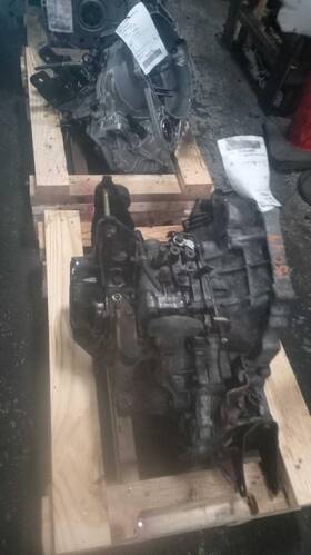 Toyota 3030042161 Used Manual Transmission Assembly Fits 2004 Rav4 Mt 4x2 Grade A