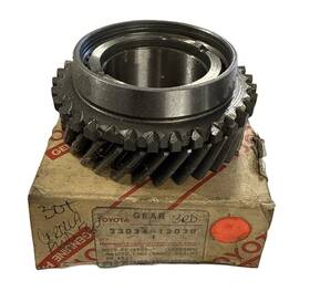 Toyota 33034-12030 Oem New 3rd Gear